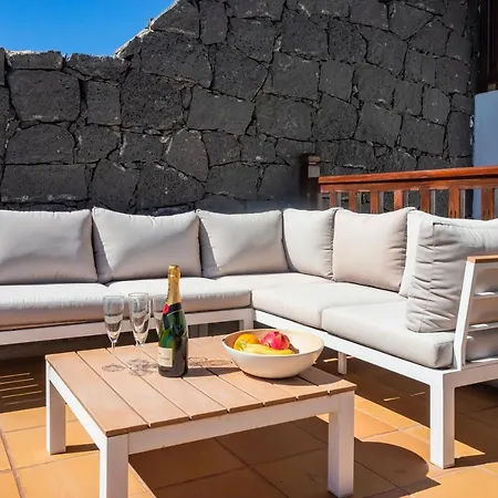 Villa Sarantonton Playa Blanca