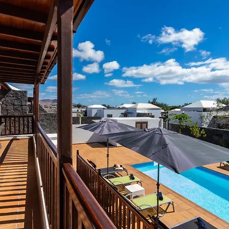 Villa Sarantonton Playa Blanca