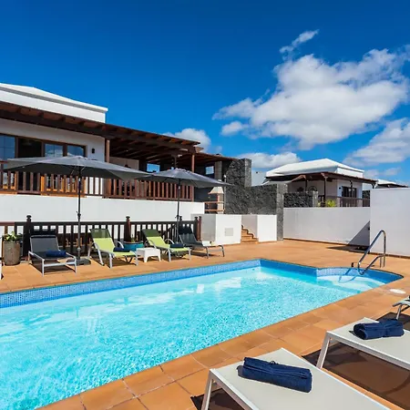 Sarantonton Villa Playa Blanca